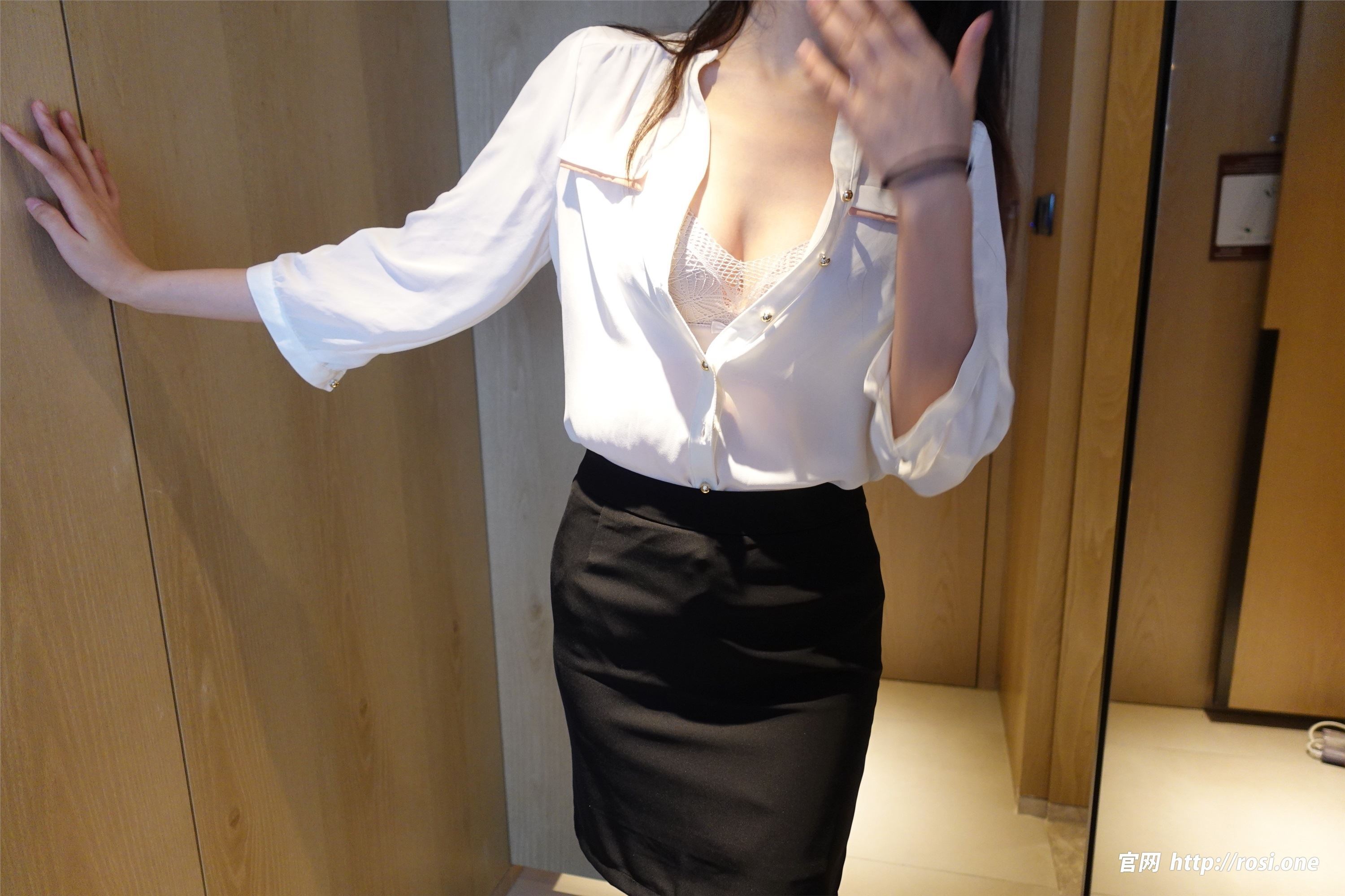 ROSI写真 2023.01.27 NO.4071